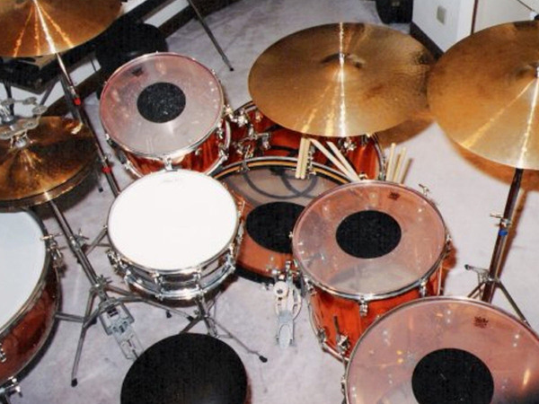 amber-vistalite-vintage-ludwig-drum-kit-24-bonham